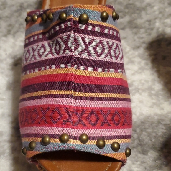 Super cute Rampage wedge sandal - Picture 5 of 6